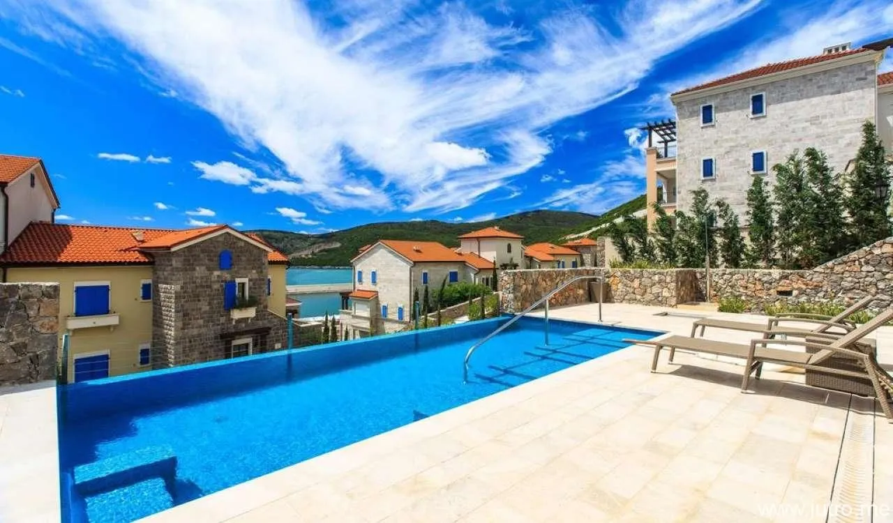 Prodaja, jednosoban stan, 55m², Luštica, Tivat