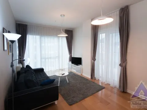 Prodaja, jednosoban stan, 65m², Centar, Budva