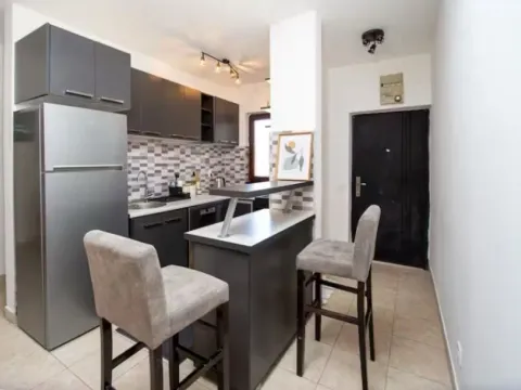 Izdavanje, jednosoban stan, 47m², Gruda, Cetinje - image 4