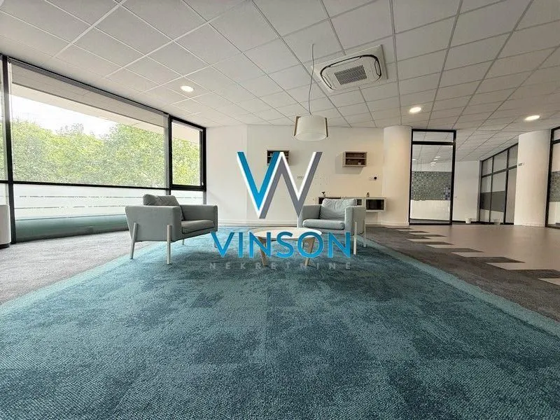 Izdavanje, poslovni prostor, 440m², Bulevar Oslobodjenja, Novi Sad Sve Podlokacije