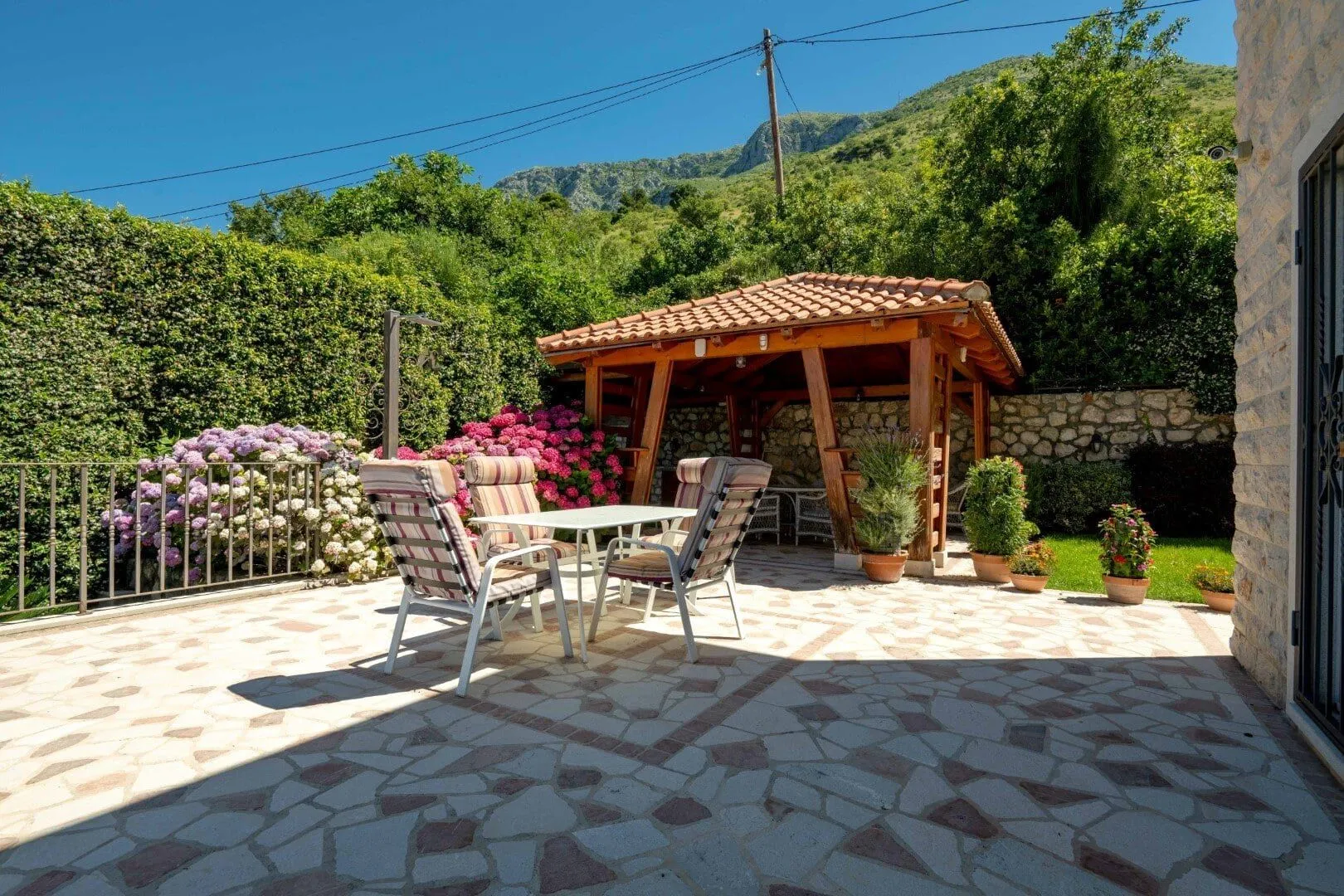 Sale, house, 317m², Reževići, Budva