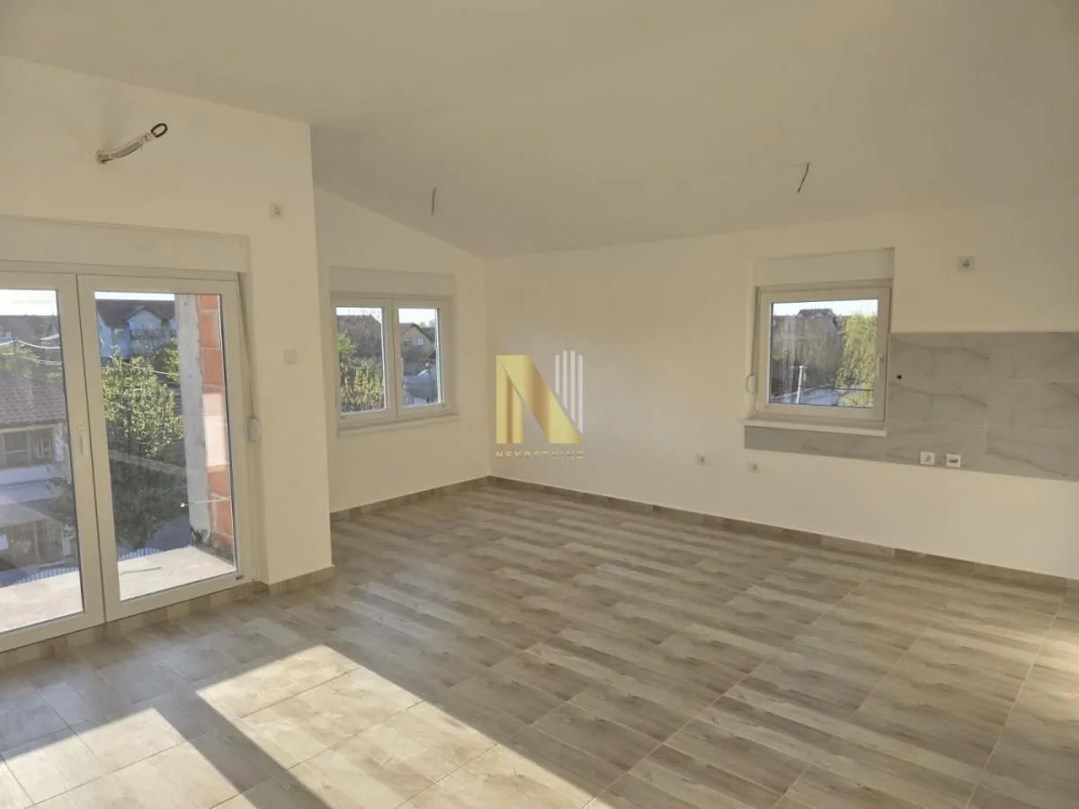 Prodaja, trosoban stan, 70m², Vidovdansko naselje, Novi Sad Sve Podlokacije