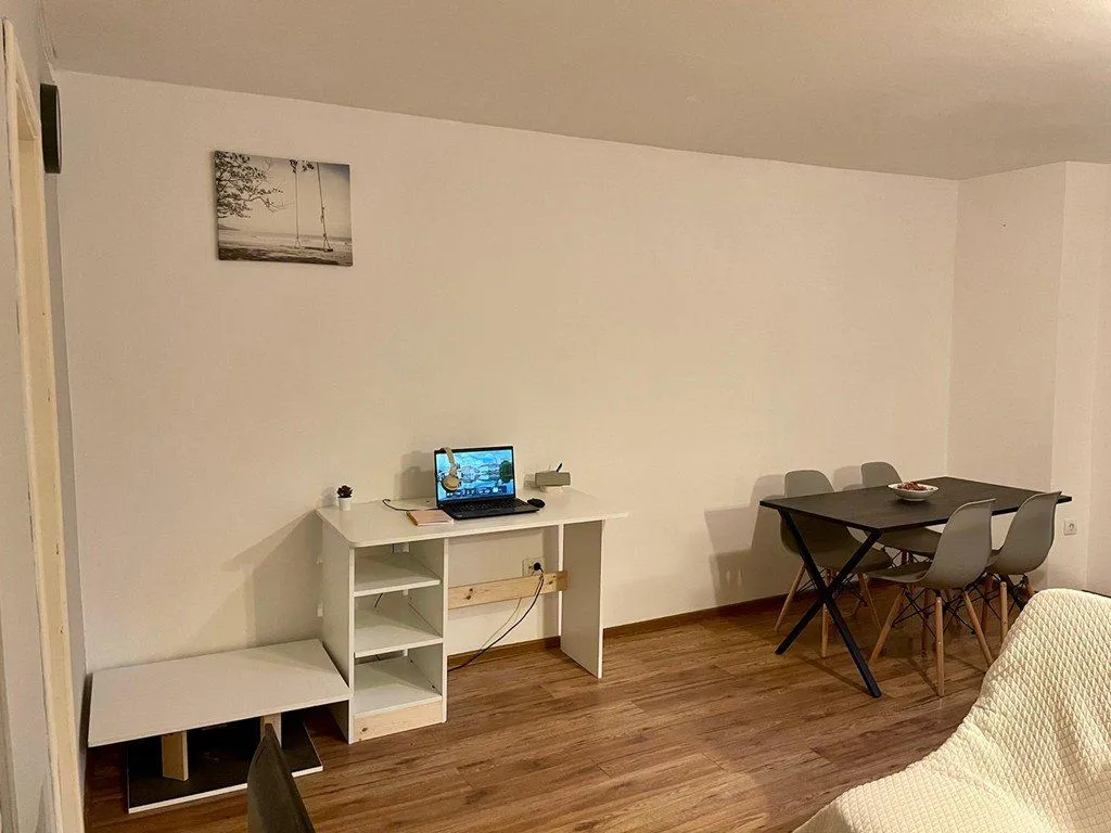 Izdavanje, dvosoban stan, 50m², Centar, Podgorica