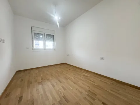 Prodaja, jednosoban stan, 46m², Stari Aerodrom, Podgorica - image 6
