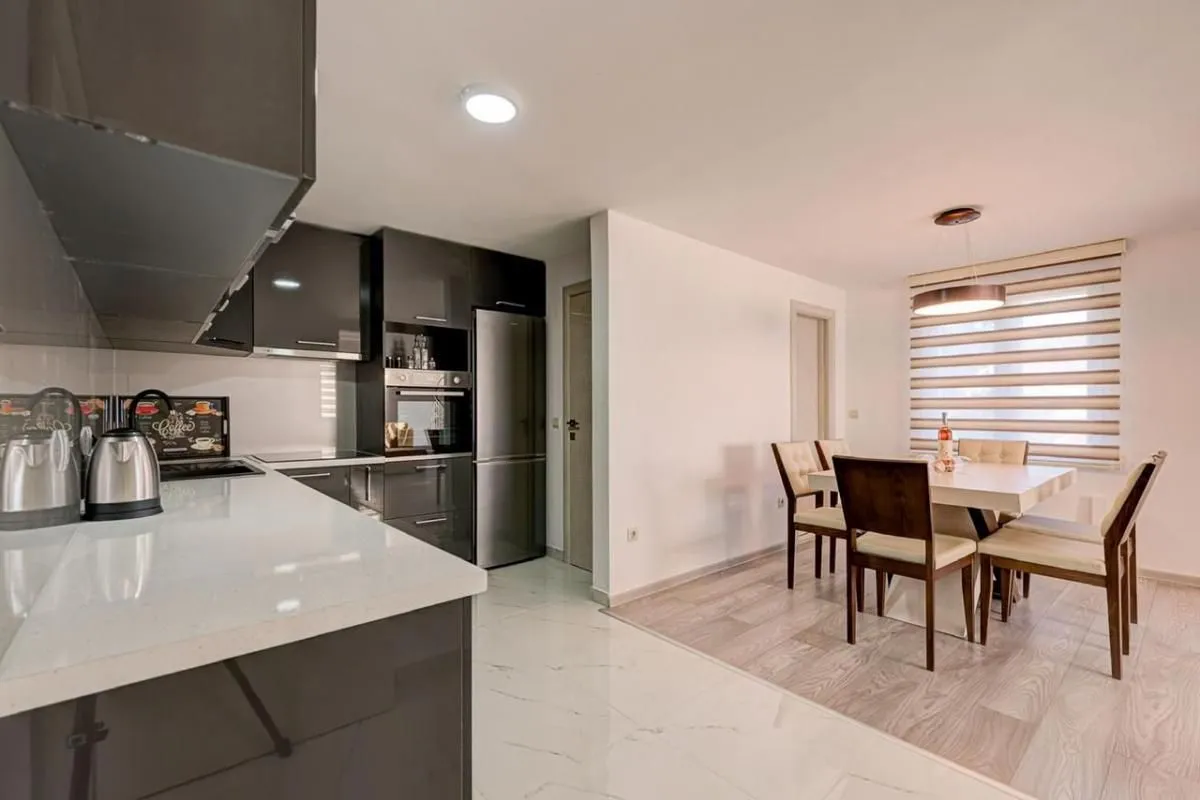 Rent, three bedroom apartment, 150m², Donja Lastva, Tivat