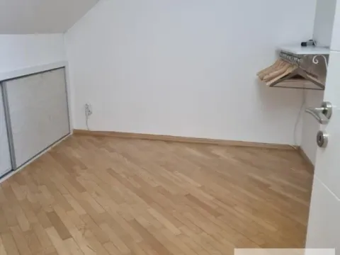 Izdavanje, trosoban stan, 64m², Stari Grad, Beograd - image 8