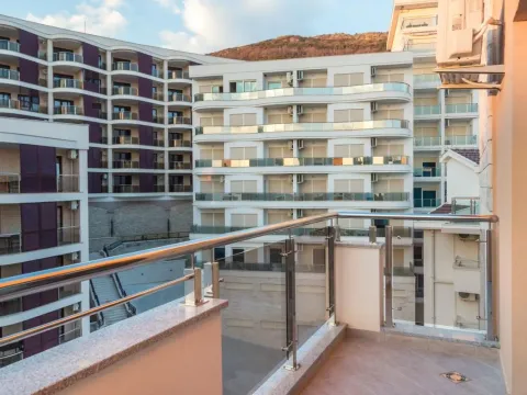 Sale, two bedroom apartment, 89m², Bečići, Budva - image 10