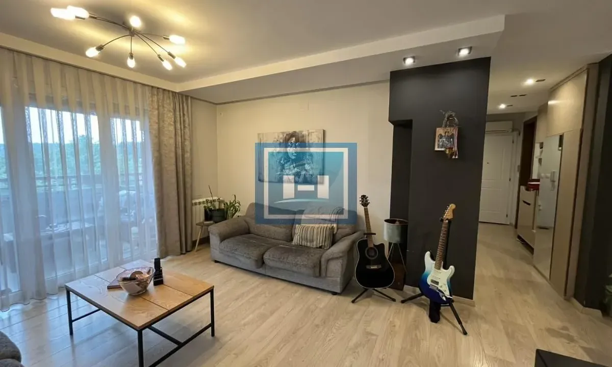 Prodaja, trosoban stan, 85m², Centar, Paraćin