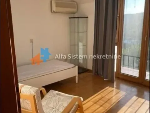 Rent, four bedroom apartment, 250m², Savski Venac, Beograd - image 22