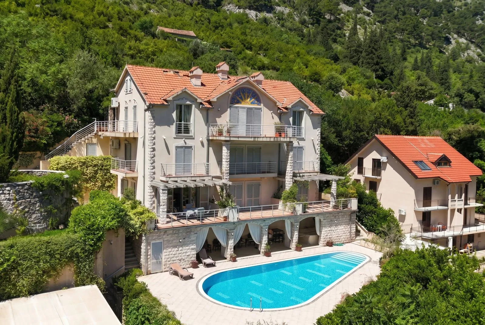 Prodaja, trosoban stan, 92m², Muo, Kotor