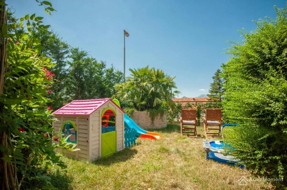 Sale, house, 210m², Dobrota, Kotor
