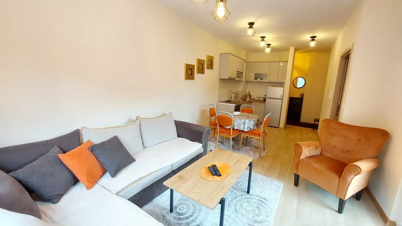 Izdavanje, jednosoban stan, 43m², Budva, Crna Gora