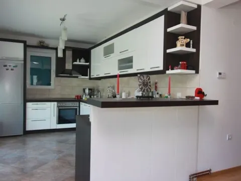 Sale, house, 300m², Stoliv, Kotor - image 10