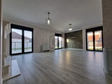 Sale, house, 400m², Tološi, Podgorica - image 3