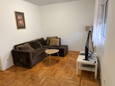 Rent, studio apartment, 28m², Stari Aerodrom, Podgorica - image 2