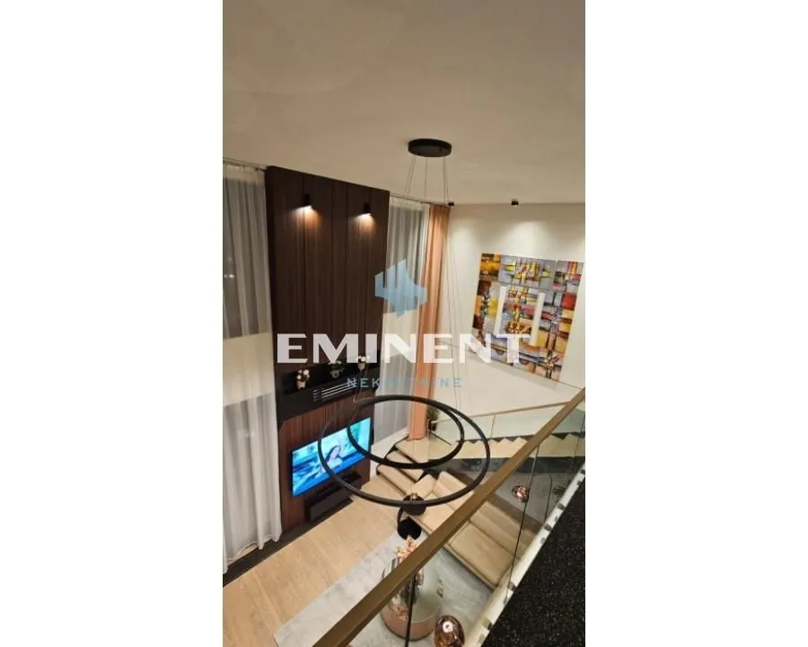 Izdavanje, četvorosoban stan, 160m², Savski Venac, Beograd
