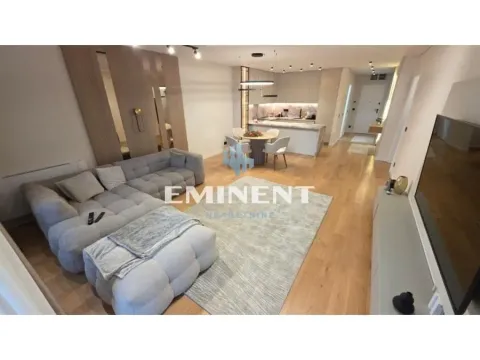 Stan in Vračar Hram