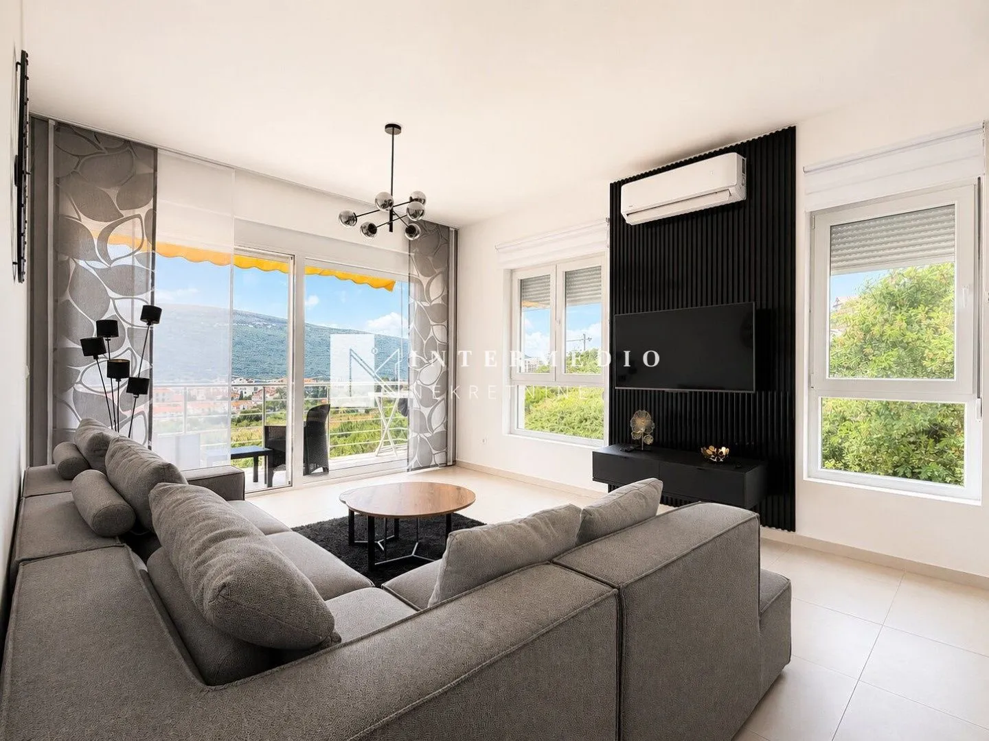 Prodaja, dvosoban stan, 69m², Đenovići, Herceg Novi