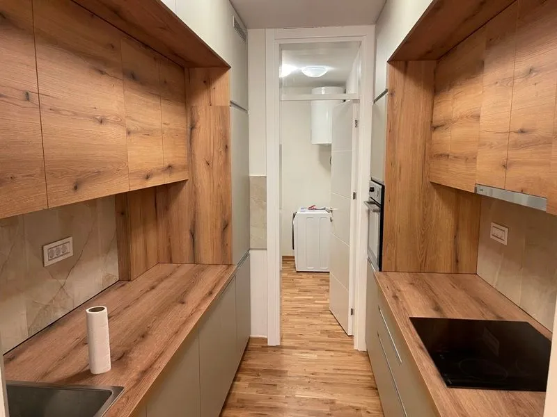 Izdavanje, četvorosoban stan, 86m², Novi Beograd Blok 63, Novi Beograd Sve Podlokacije