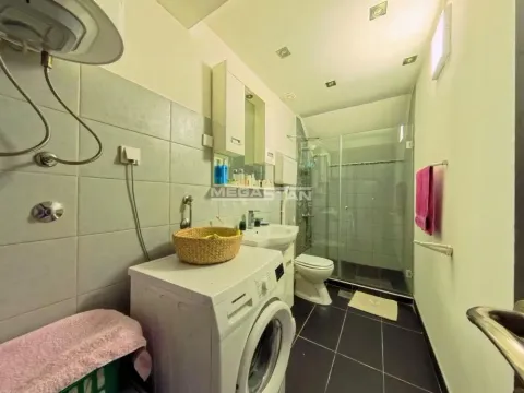 Sale, house, 235m², Voždovac Sve Podlokacije, Beograd - image 14