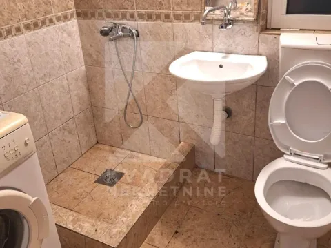 Izdavanje, garsonjera, 25m², Tološka šuma, Podgorica - image 4