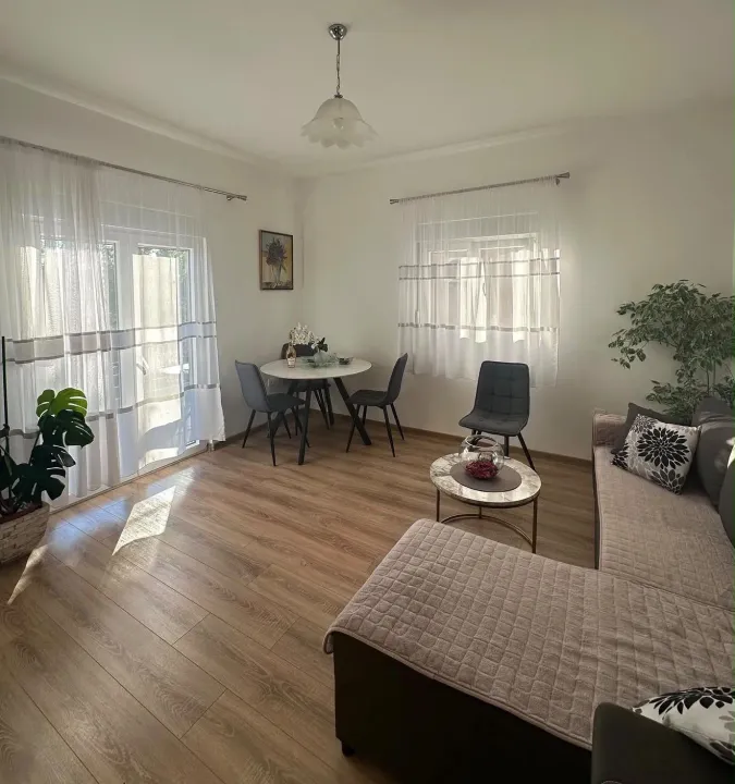 Rent, one bedroom apartment, 50m², Tivat, Crna Gora