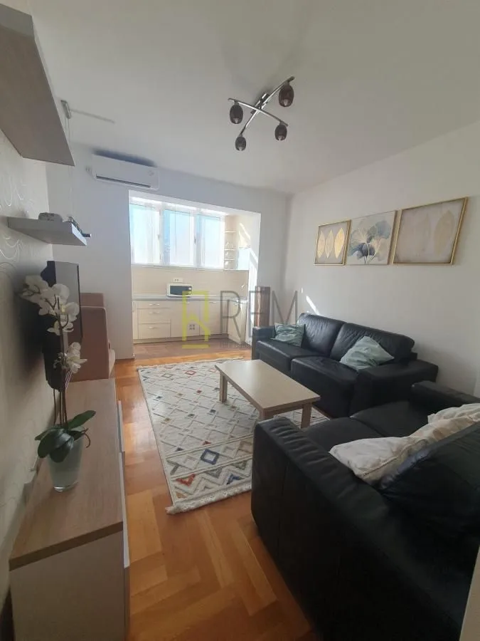 Prodaja, dvosoban stan, 66m², Centar, Podgorica