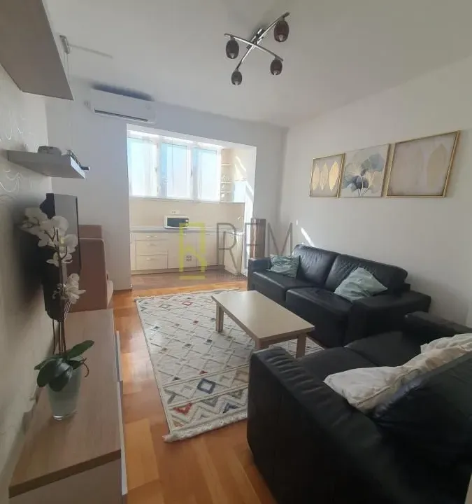 Prodaja, dvosoban stan, 66m², Centar, Podgorica