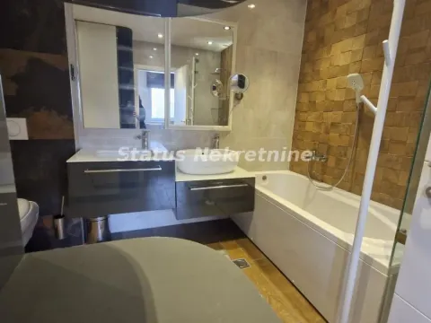 Prodaja, četvorosoban stan, 113m², Centar, Novi Sad - image 22