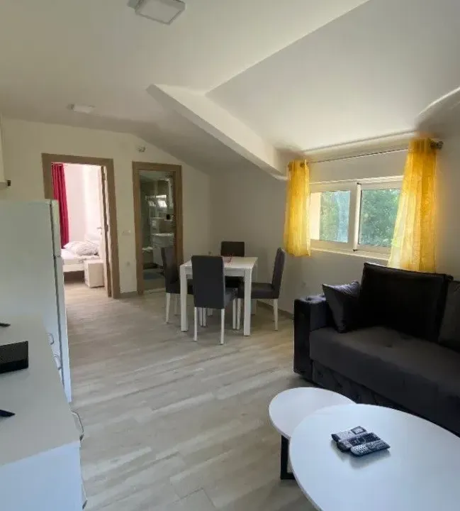 Rent, one bedroom apartment, 40m², Radanovići, Kotor