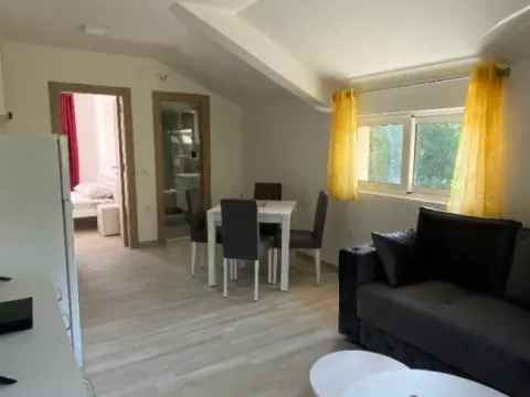 Rent, one bedroom apartment, 40m², Radanovići, Kotor