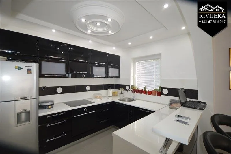 Prodaja, kuća, 200m², Baošići, Herceg Novi