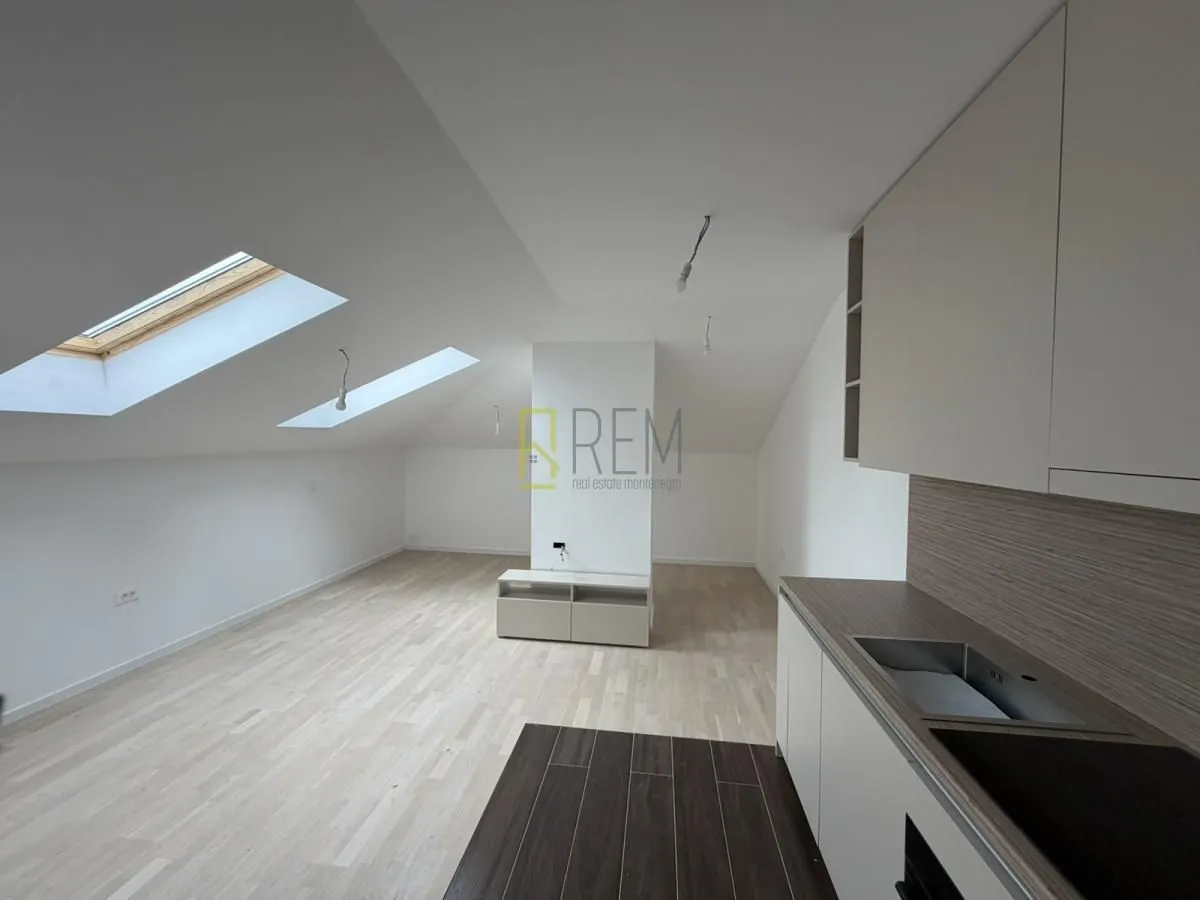 Prodaja, jednosoban stan, 52m², Tološi, Podgorica