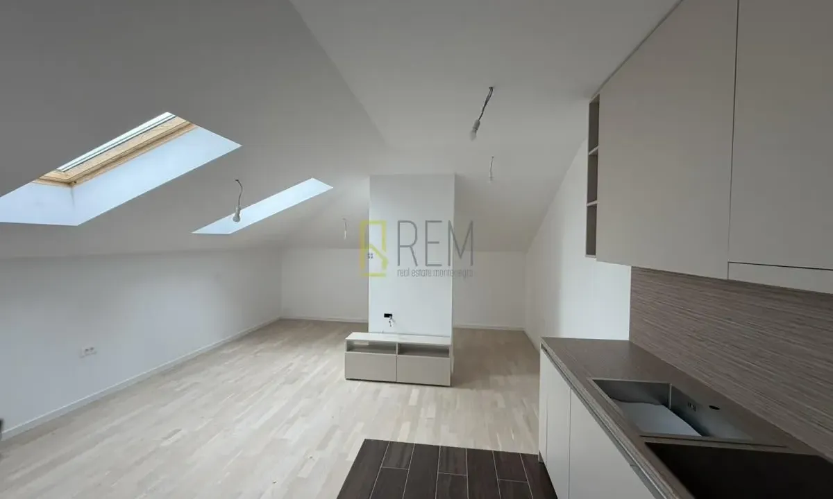 Prodaja, jednosoban stan, 52m², Tološi, Podgorica