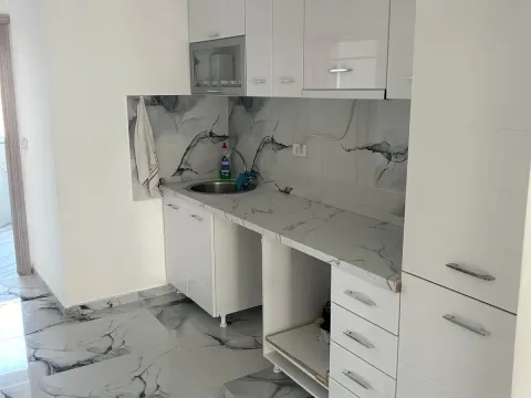 Rent, three bedroom apartment, 80m², Radanovići, Kotor - image 7