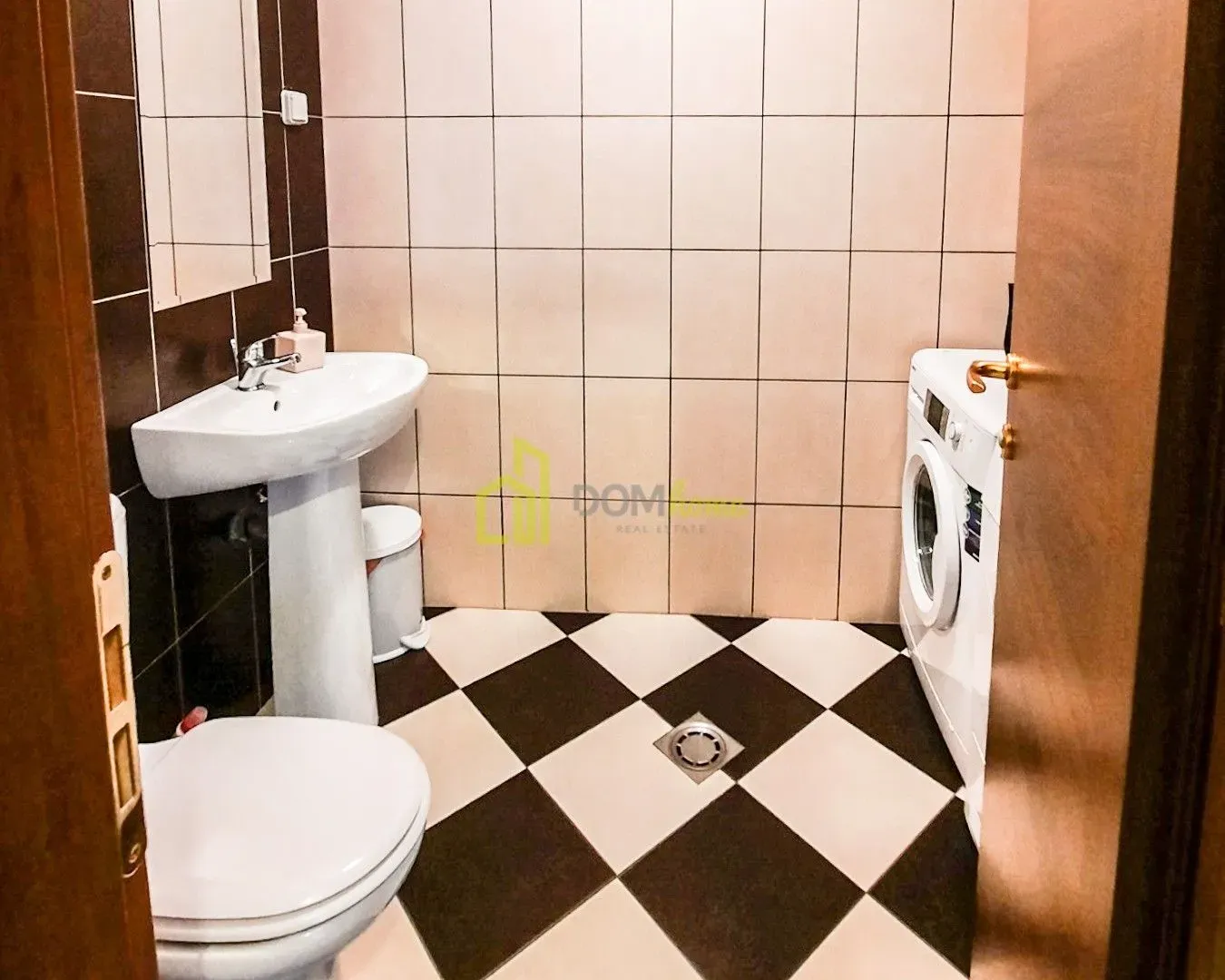 Izdavanje, dvosoban stan, 80m², City Kvart, Podgorica