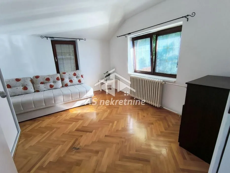 Izdavanje, stan, 100m², Savski Venac, Beograd