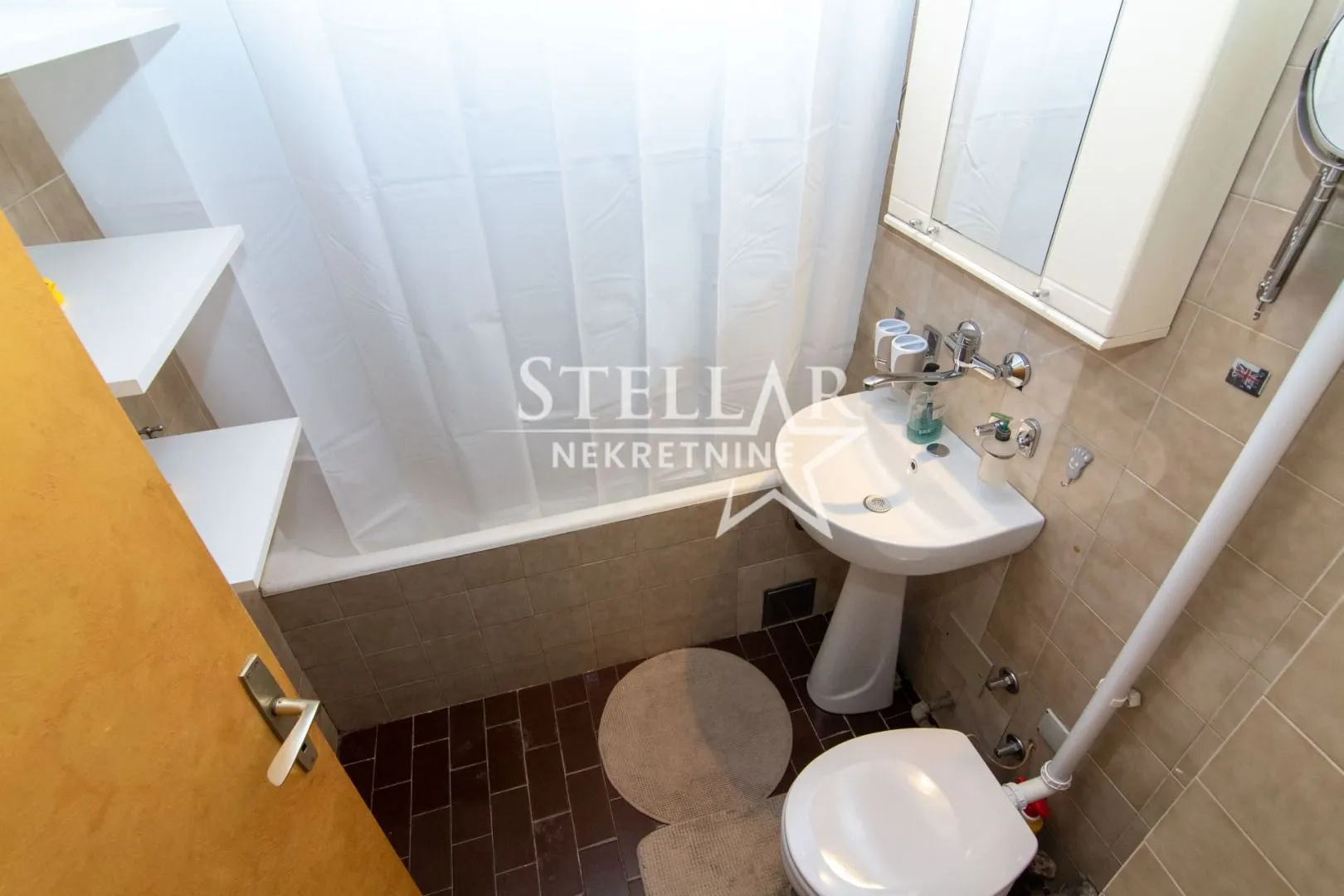 Izdavanje, stan, 60m², Blok 6, Podgorica