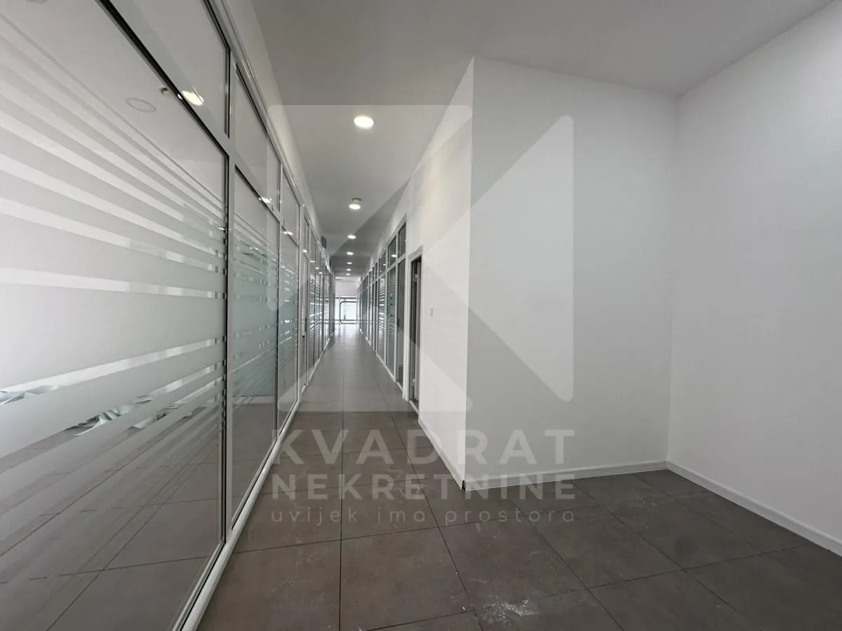 Rent, office space, 362m², Ljubović, Podgorica