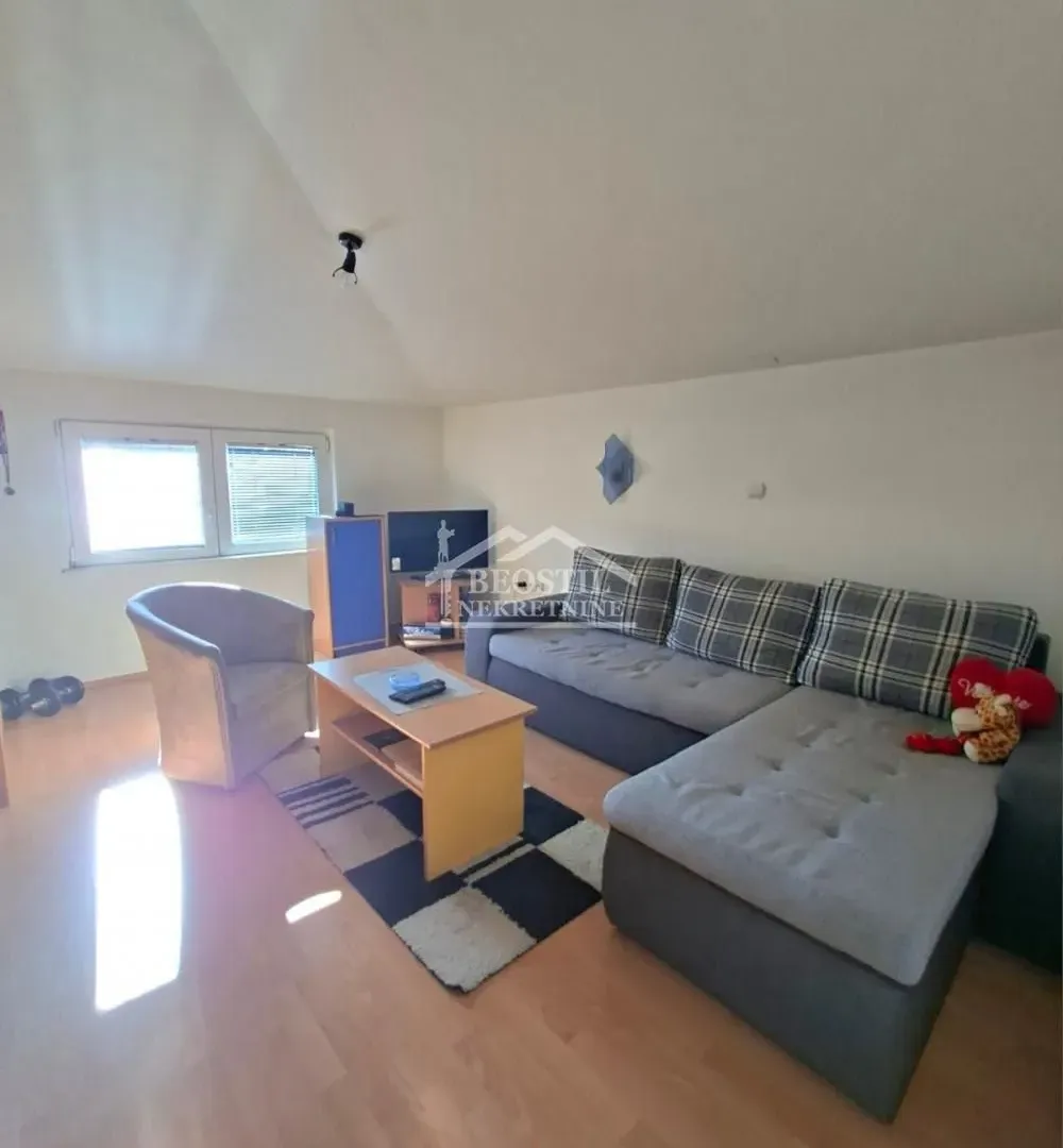 Prodaja, trosoban stan, 73m², Karaburma, Palilula Sve Podlokacije