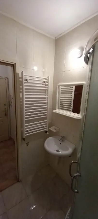 Izdavanje, jednosoban stan, 40m², Centar, Niš
