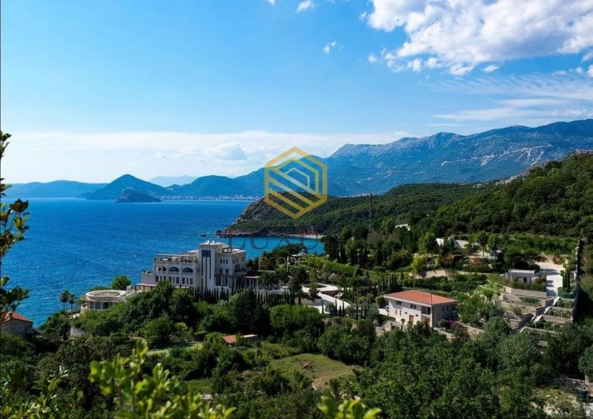 Sale, house, 425m², Rijeka Reževići, Budva
