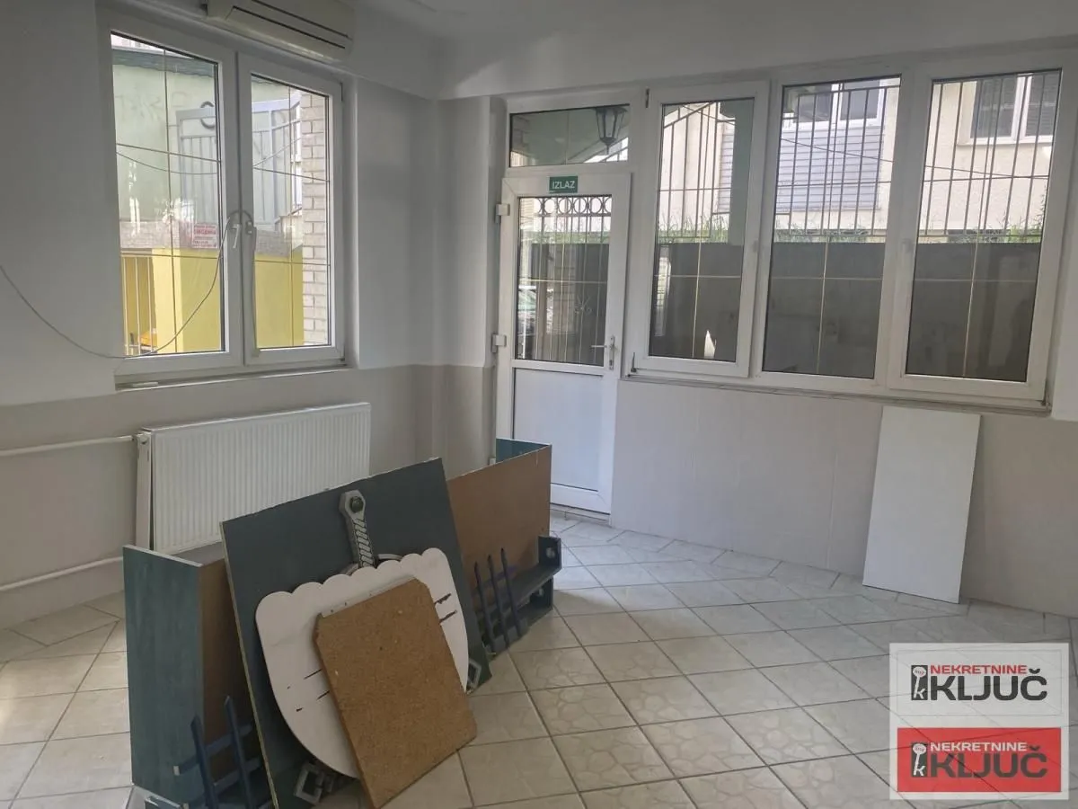 Rent, office space, 160m², Grbavica, Novi Sad Sve Podlokacije