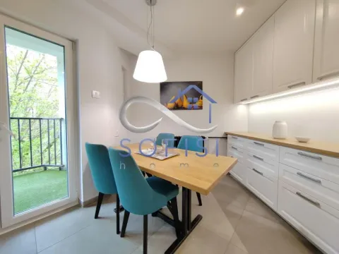 Izdavanje, četvorosoban stan, 100m², Stari grad, Novi Sad - image 9