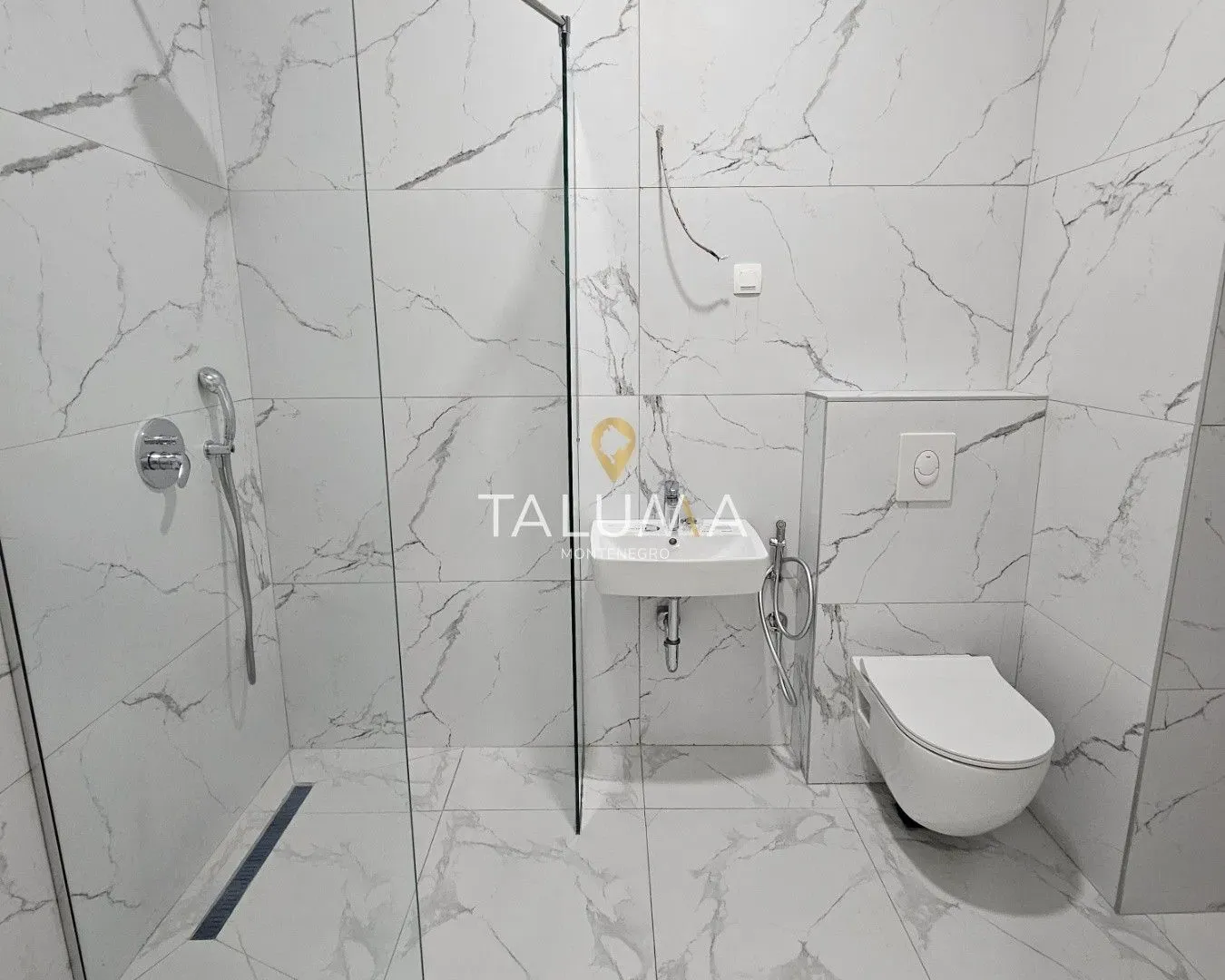 Izdavanje, stan, 269m², Stari Aerodrom, Podgorica