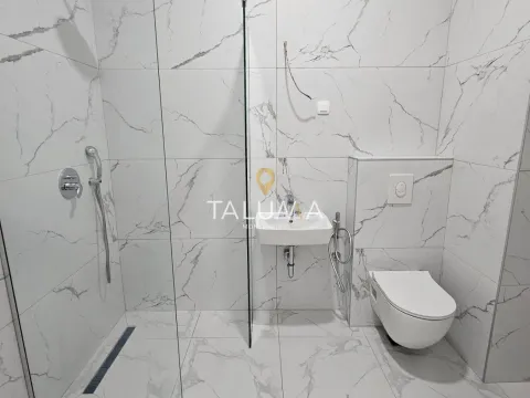 Izdavanje, stan, 269m², Stari Aerodrom, Podgorica - image 14