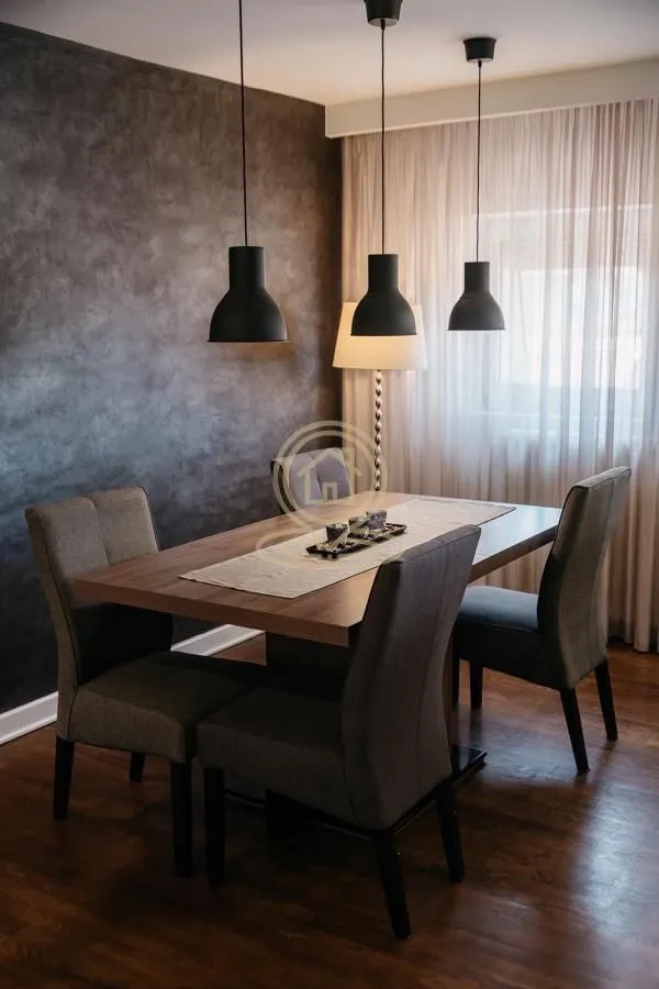 Izdavanje, četvorosoban stan, 120m², Telep, Novi Sad Sve Podlokacije
