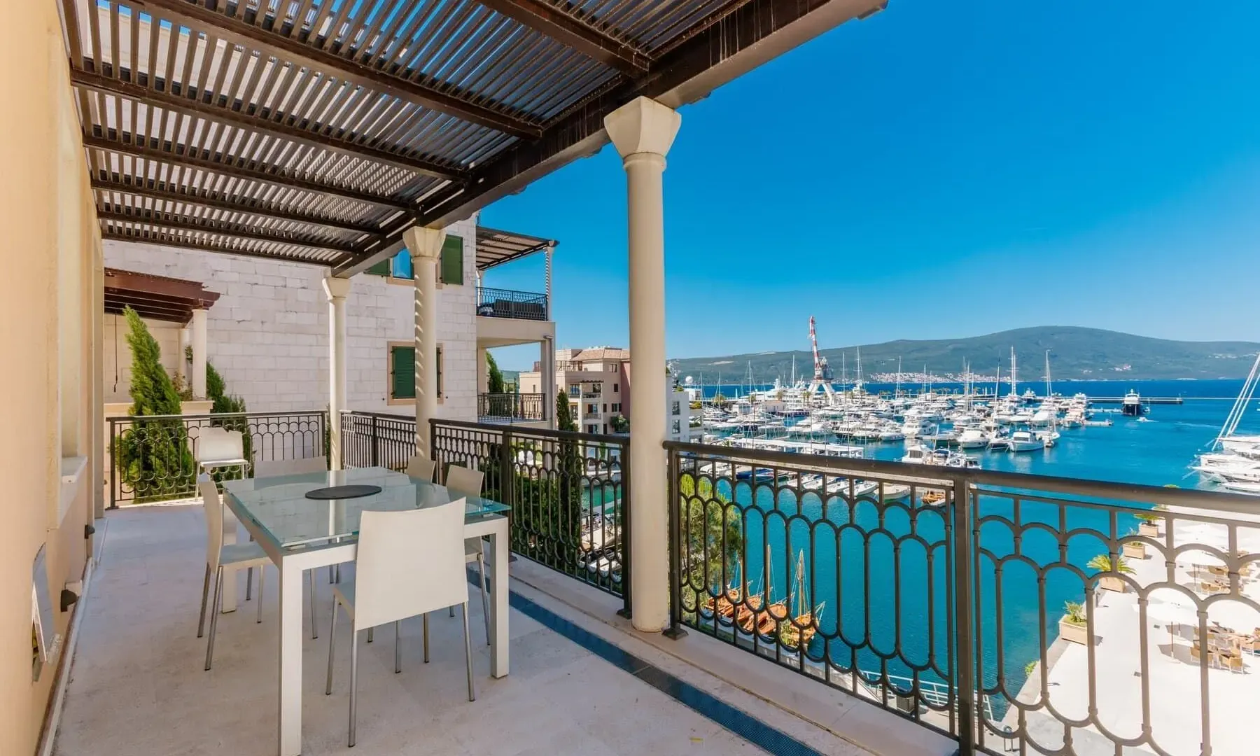 Prodaja, četvorosoban stan, 240m², Porto Montenegro, Tivat
