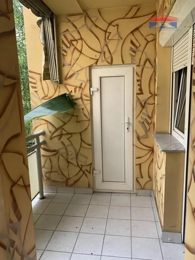 Izdavanje, dvosoban stan, 64m², Centar, Novi Sad