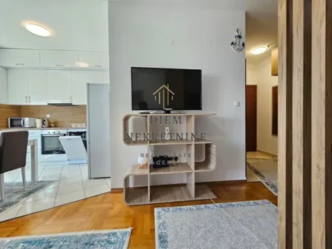 Rent, one bedroom apartment, 40m², Centar, Bar - image 4